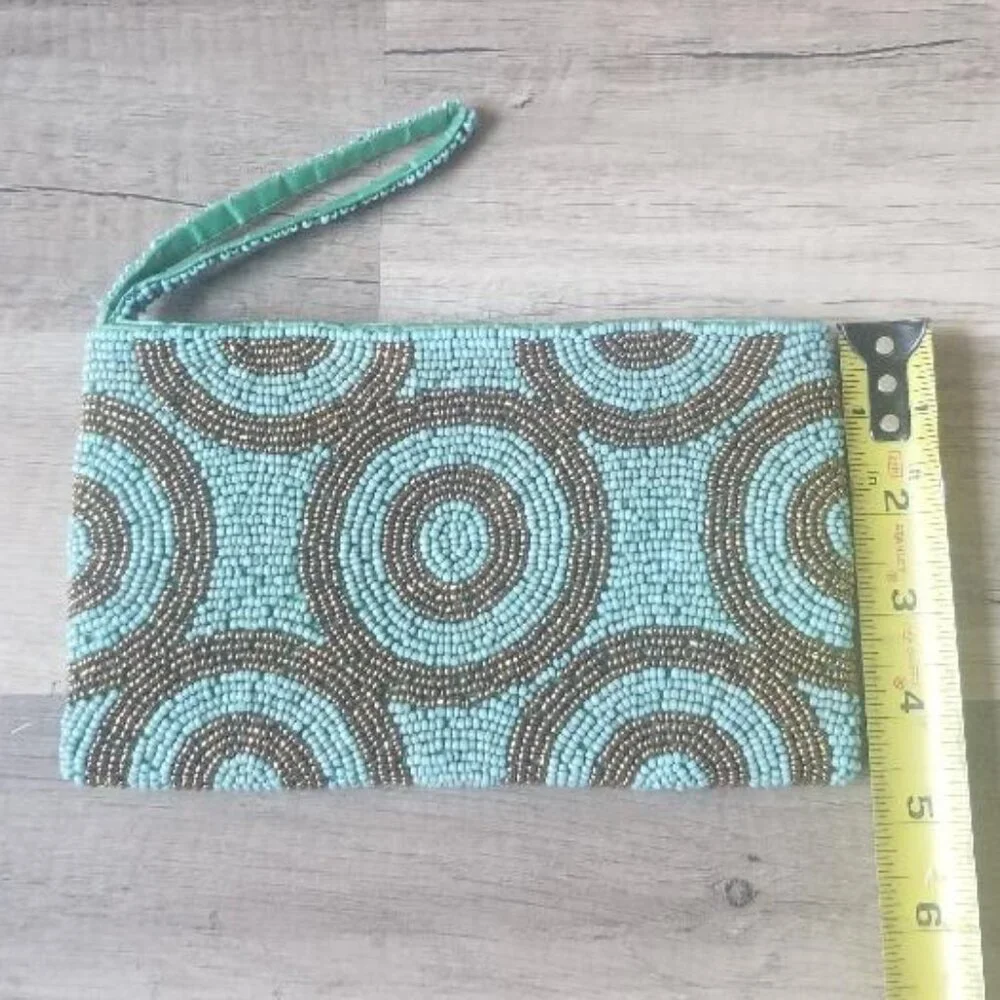 Beaded Zipper Wristlet Purse - Picture 3 of 3